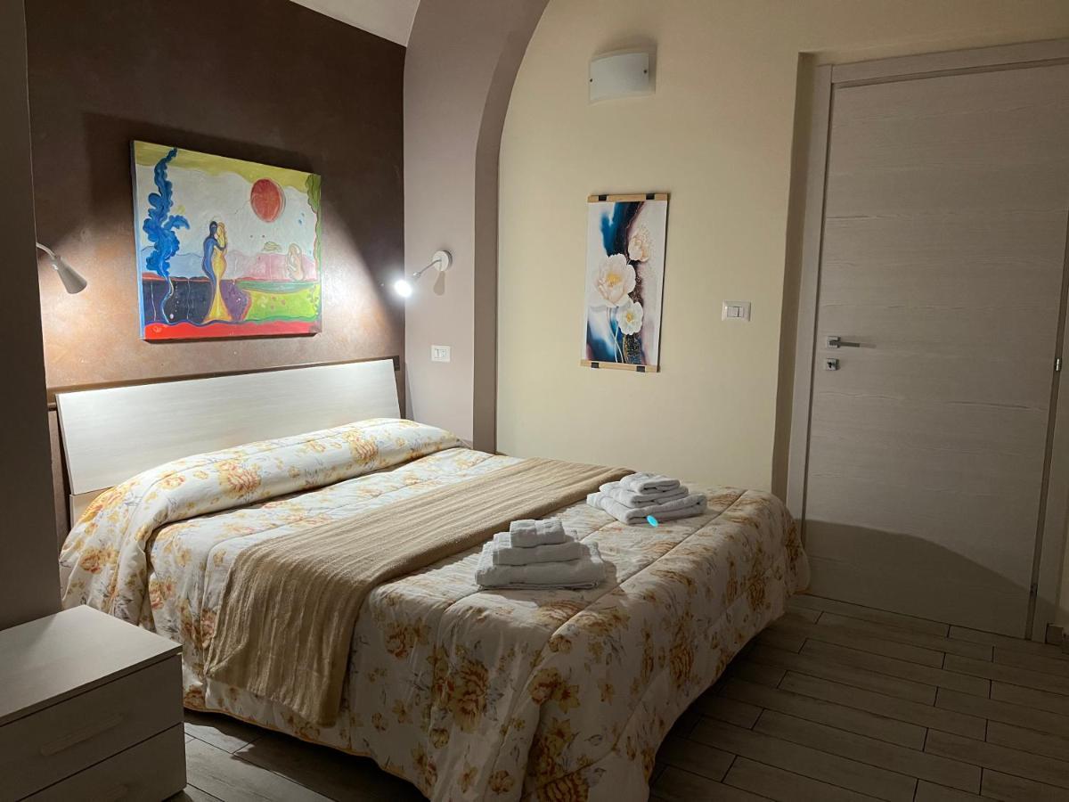 Casa Ventimiglia Apartment คาตาเนีย ภายนอก รูปภาพ