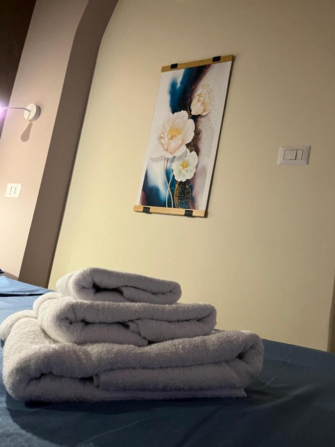 Casa Ventimiglia Apartment คาตาเนีย ภายนอก รูปภาพ